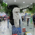 Toys "R" Us - Lego Merlion